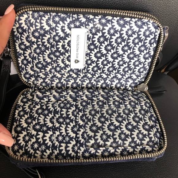 Vera Bradley wallet crossbody - Picture 3 of 6
